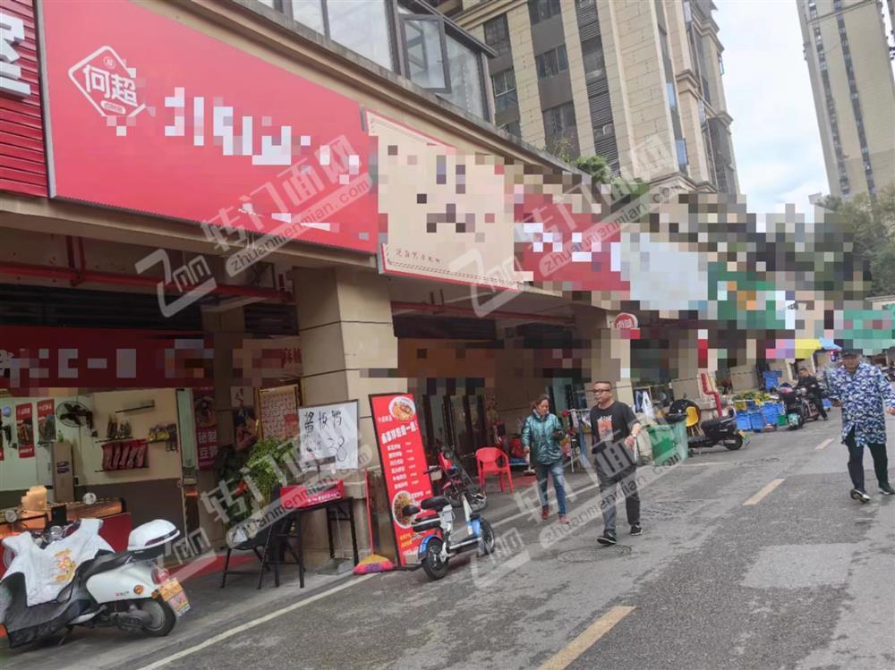 星沙大型小区临街79平餐饮旺铺转让（房租便宜，无行业限制）