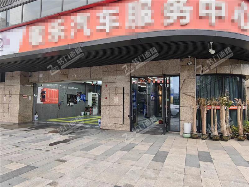 低价急转高端小区出入口180平精装汽车美容维修店
